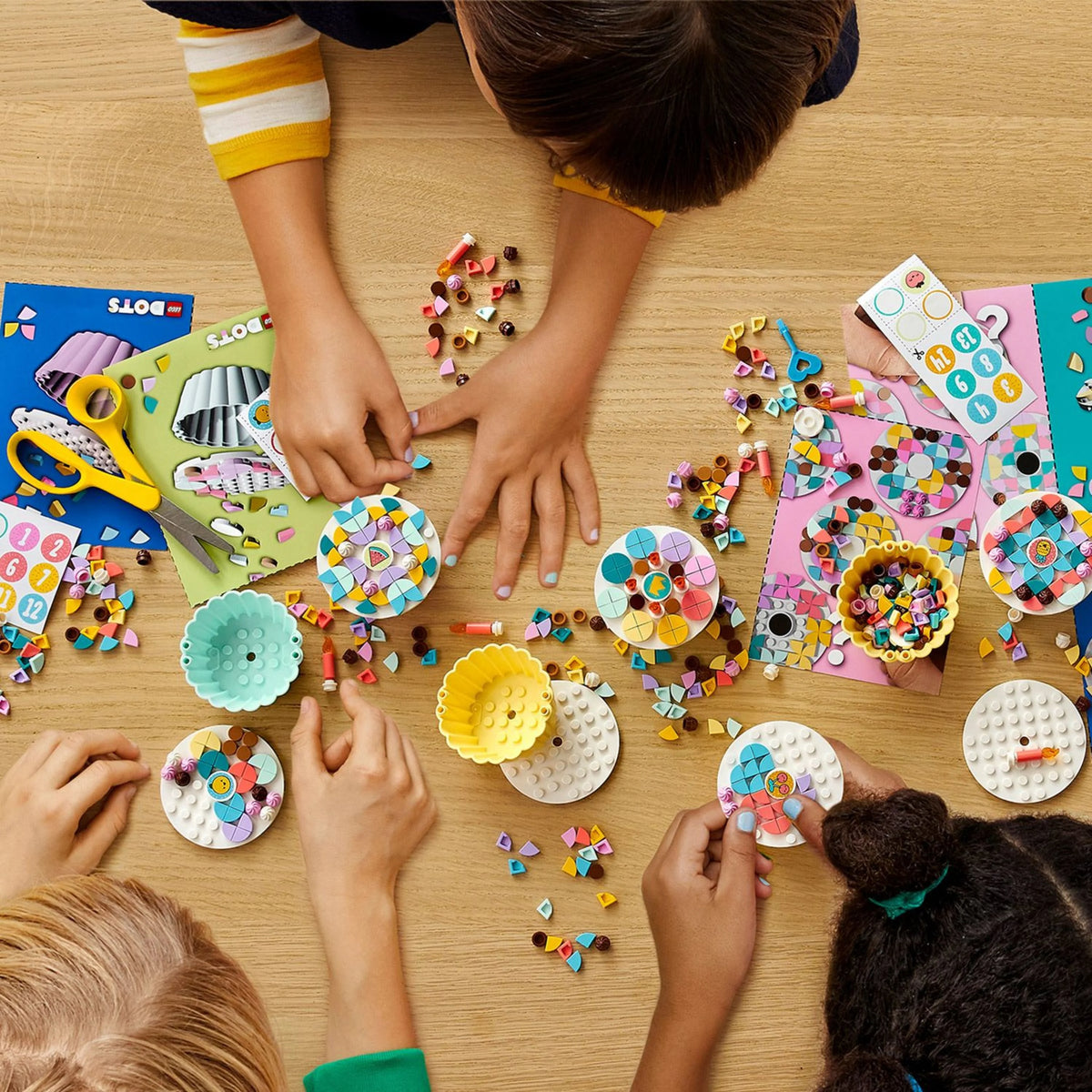 622 Pieces DIY Craft Decorations Kit E952