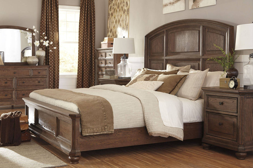 Queen Panel Bed D6006