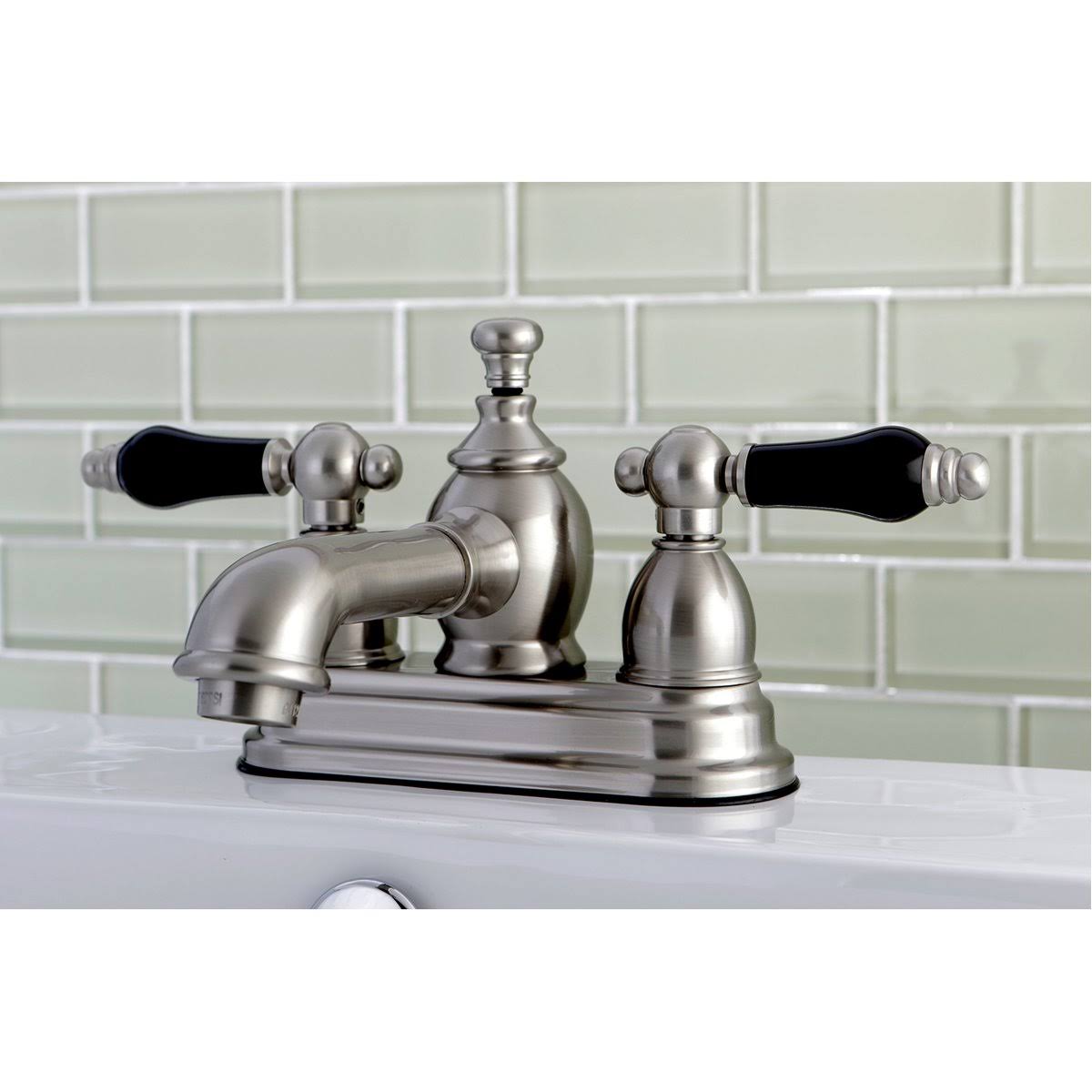 Polished Chrome Centerset Bathroom Faucet V9527