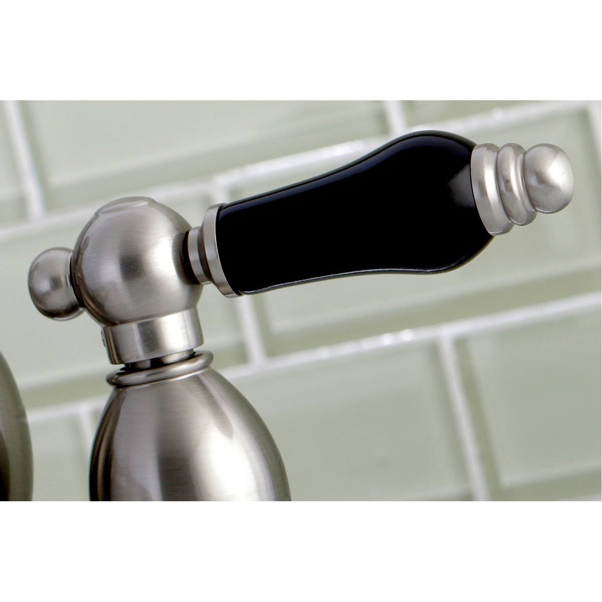 Polished Chrome Centerset Bathroom Faucet V9527