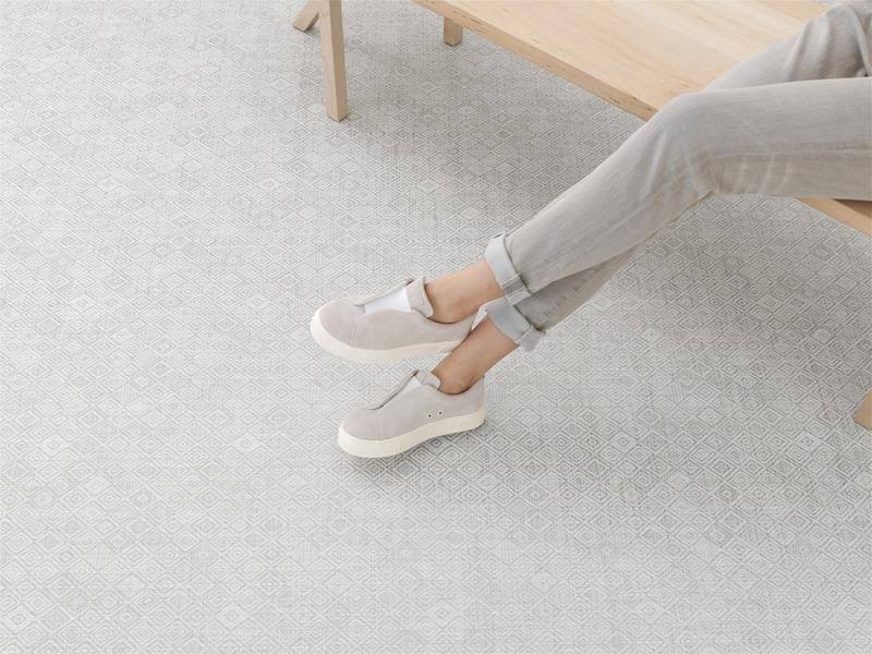 White Black Mosaic Woven Floor Mat K47952