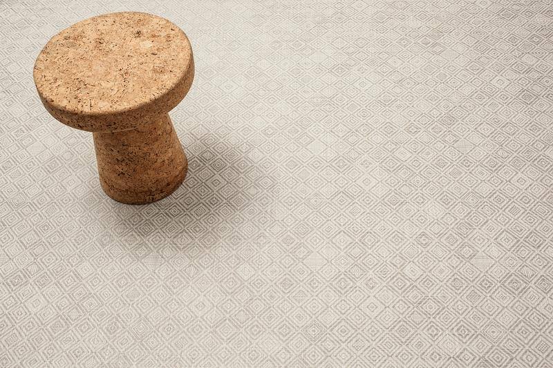 White Black Mosaic Woven Floor Mat K47952