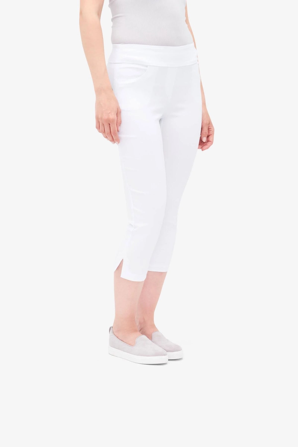 White Pocket Capris, Size 6 U211