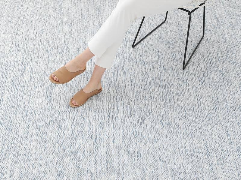 White Black Mosaic Woven Floor Mat K47952
