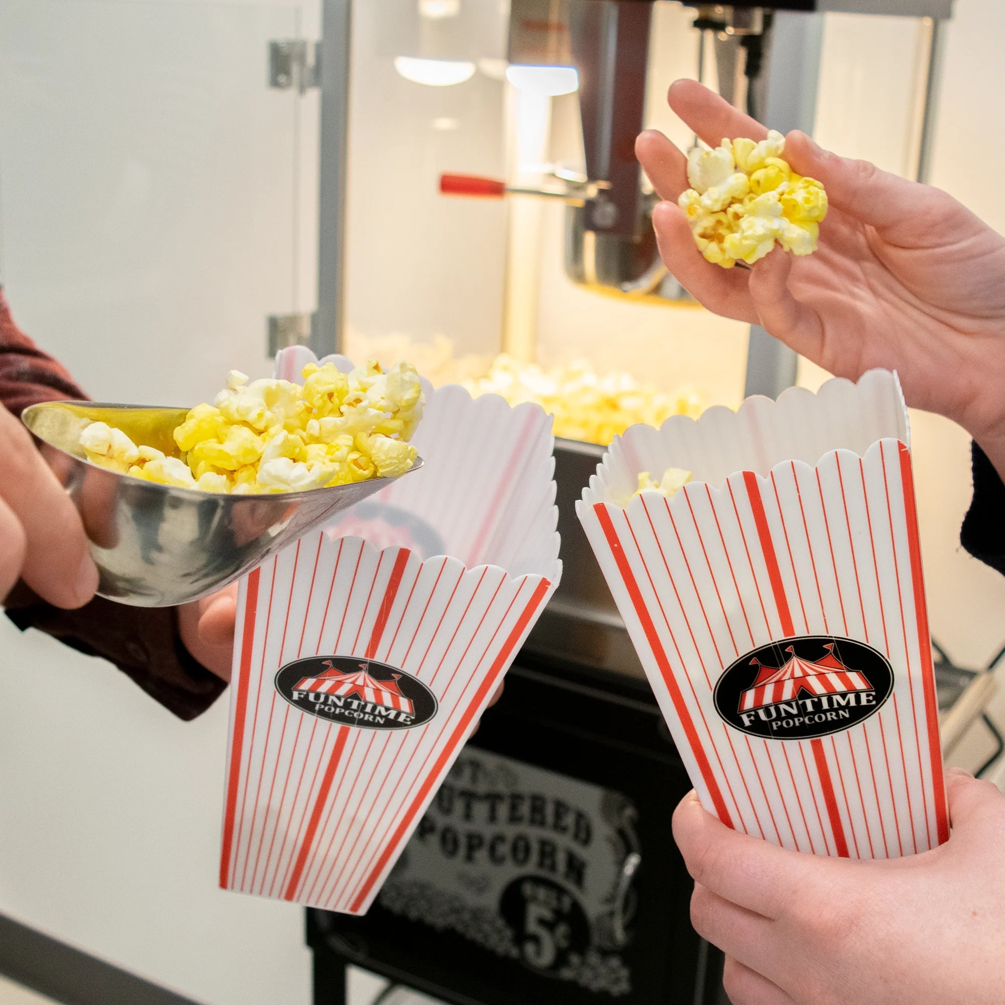 Black/Silver 4oz Popcorn Machine with Cart K534