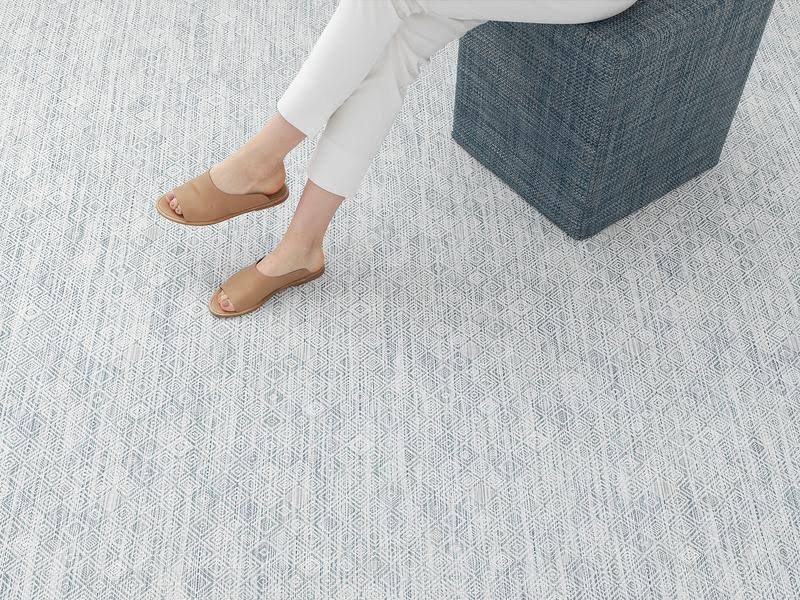 White Black Mosaic Woven Floor Mat K47952